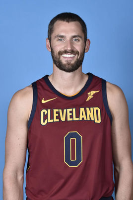 6金传奇+国际封神，樊振东凭啥成国球破局关键？